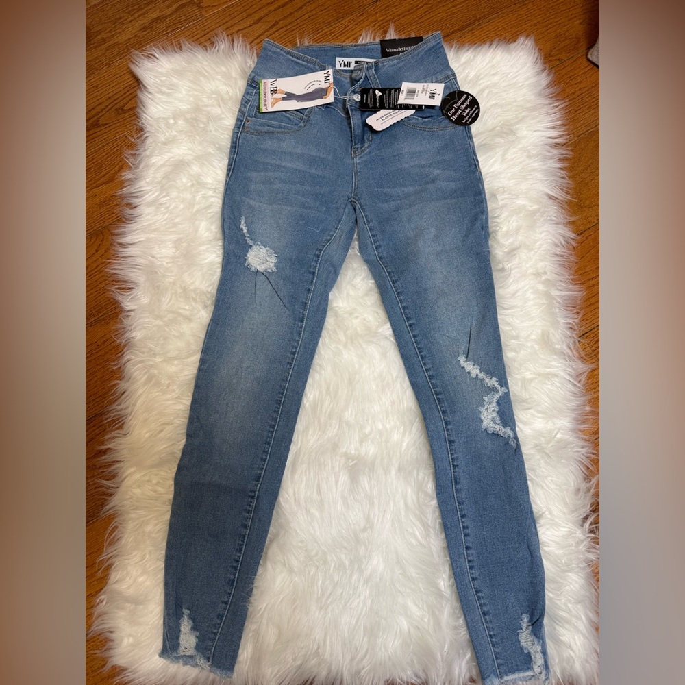 Stylish Blue Distressed Women Jeans